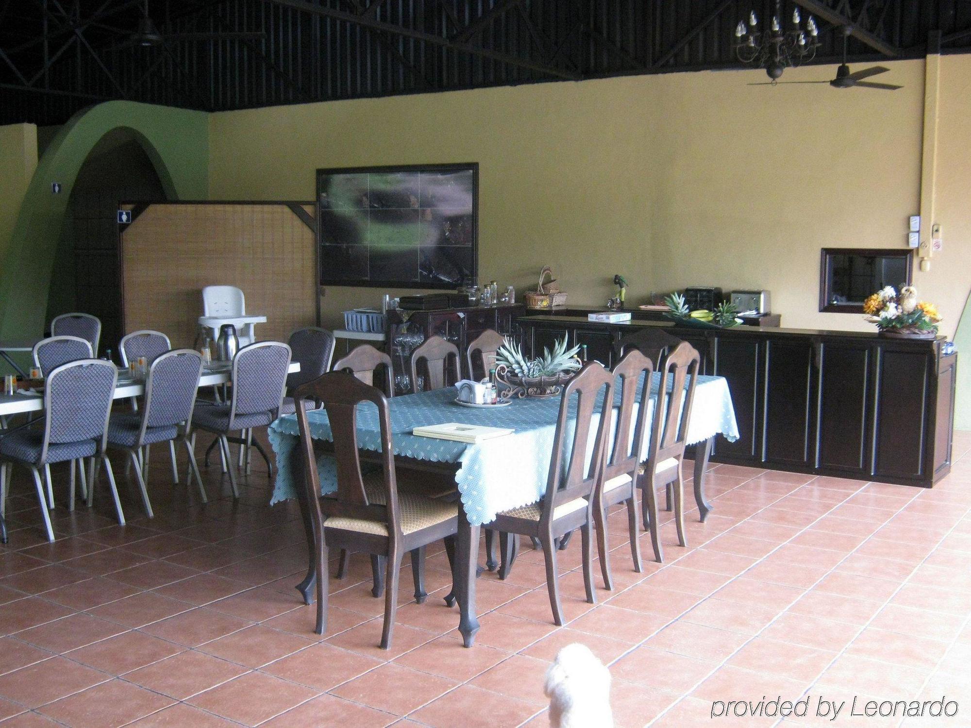 Kayak Lodge Damas Restaurang bild